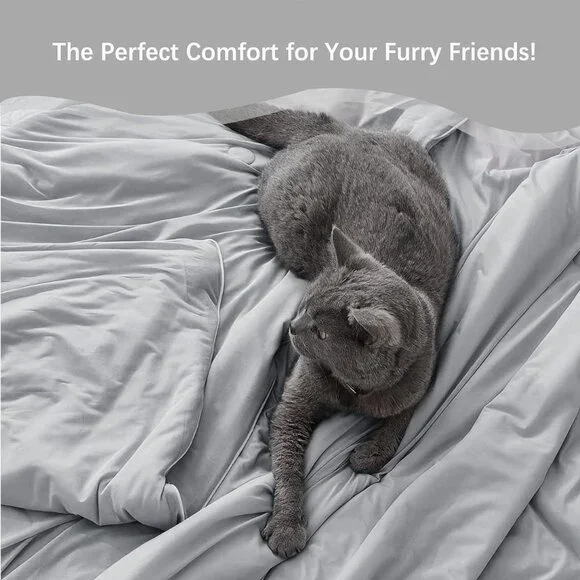 Lightweight King Comforter in Gray – Machine Washable, Hypoallergenic Design